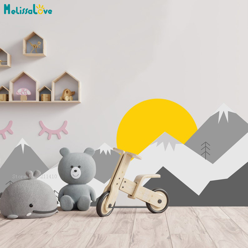 Colorful Mountains Wall Decals - Baby Nursery Wallpaper recensione e prezzo